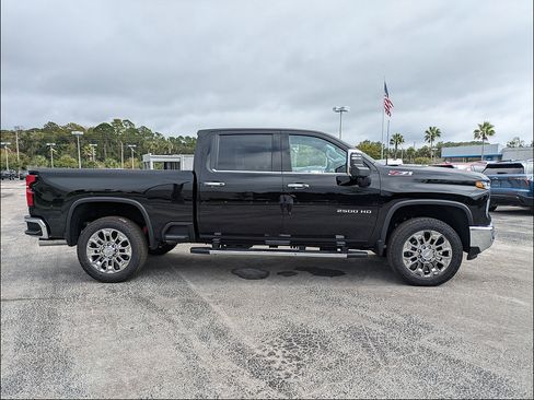 New 2026 Chevrolet Silverado 2500 LTZ w/ LTZ Premium Package AWD/4WD image 3