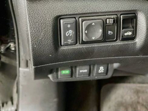 Used 2014 Nissan Sentra SR FWD image 11