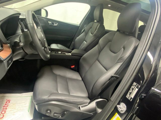 Certified 2023 Volvo XC60 B5 Plus AWD/4WD image 10