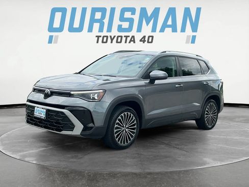 Used 2025 Volkswagen Taos SE FWD image 3
