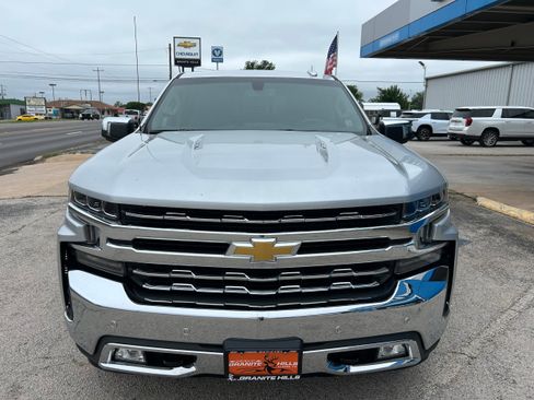 Used 2019 Chevrolet Silverado 1500 LTZ w/ LTZ Plus Package AWD/4WD image 2