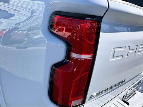 Used 2024 Chevrolet Silverado 2500 High Country w/ Technology Package image 29