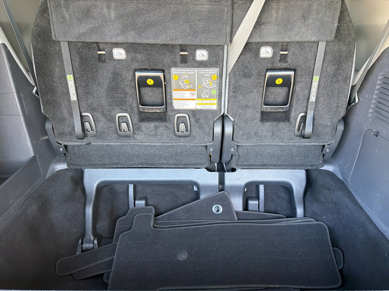 Used 2022 Toyota Sienna XLE FWD image 17