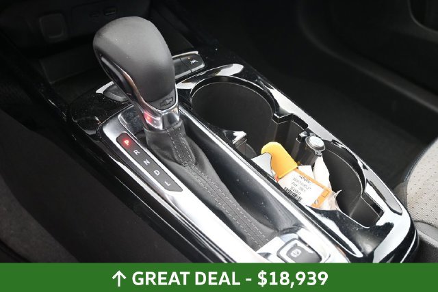 Used 2025 Chevrolet Trax LT FWD image 24