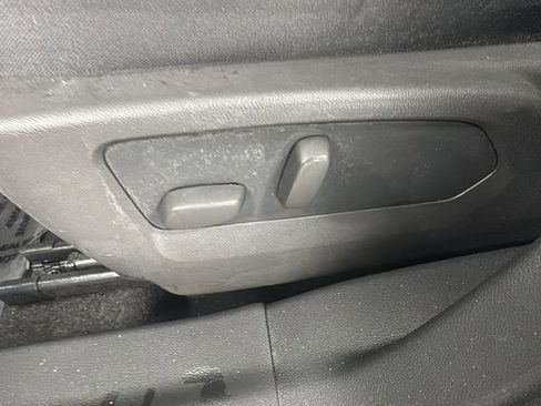 Used 2022 Buick Envision Essence w/ Safety Package image 11