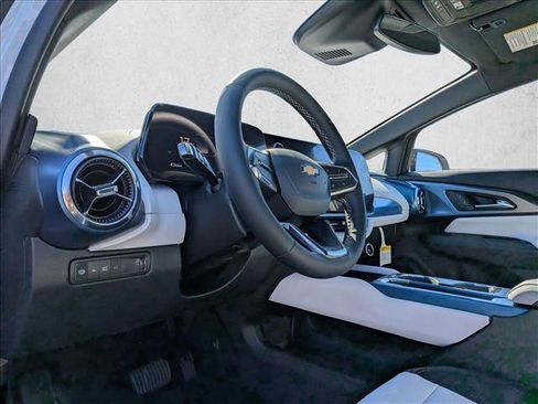 New 2026 Chevrolet Equinox EV LT image 9