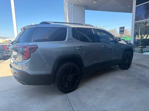 Used 2023 GMC Acadia SLE w/ Driver Convenience Package FWD image 5