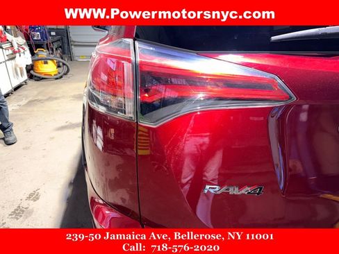 Used 2018 Toyota RAV4 LE image 13