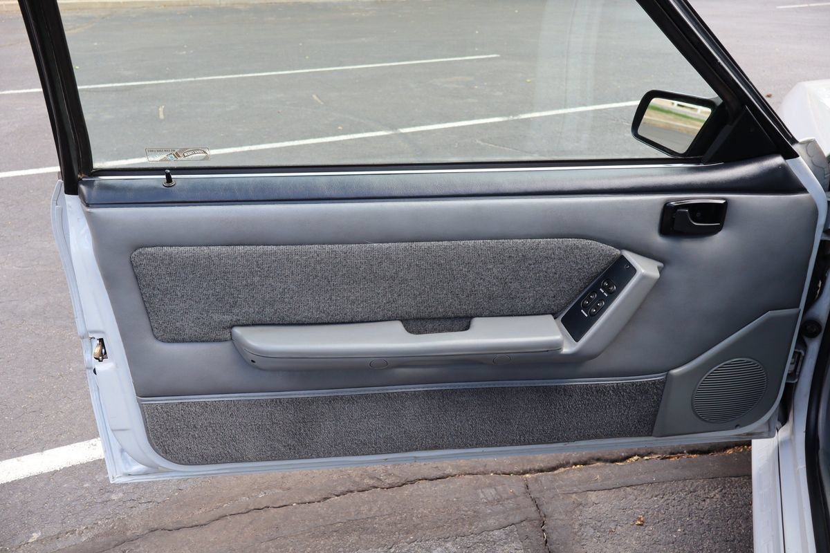 Used 1988 Ford Mustang GT RWD image 21