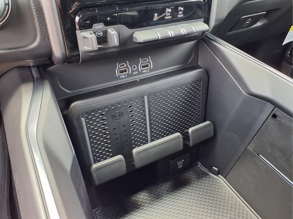 New 2026 RAM 1500 Laramie w/ Night Edition AWD/4WD image 19