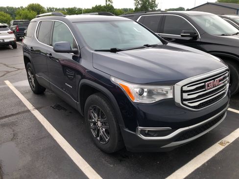 Used 2017 GMC Acadia SLT FWD image 3