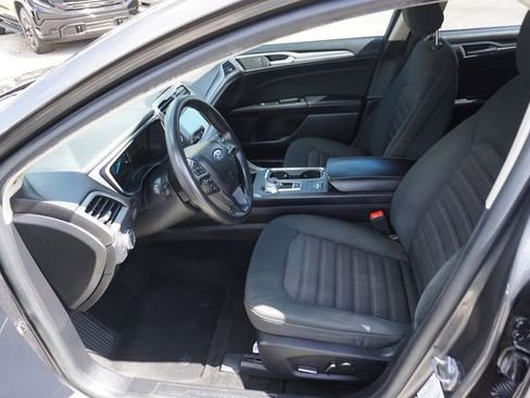 Used 2020 Ford Fusion SE image 28