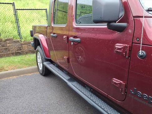 Used 2022 Jeep Gladiator Sport AWD/4WD image 5