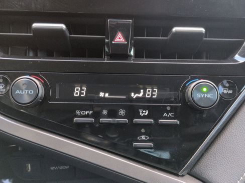 Used 2024 Toyota Camry SE image 16