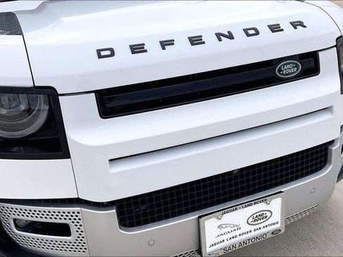 Used 2024 Land Rover Defender 110 S image 34