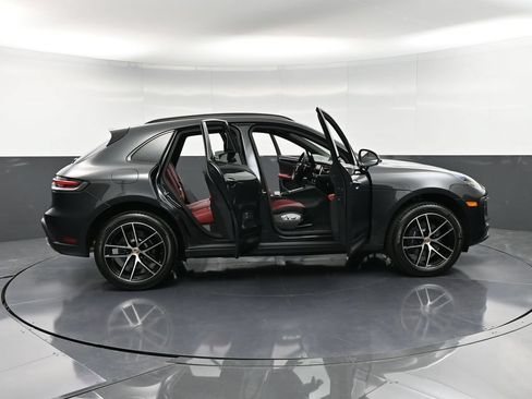 Certified 2026 Porsche Macan AWD/4WD image 36