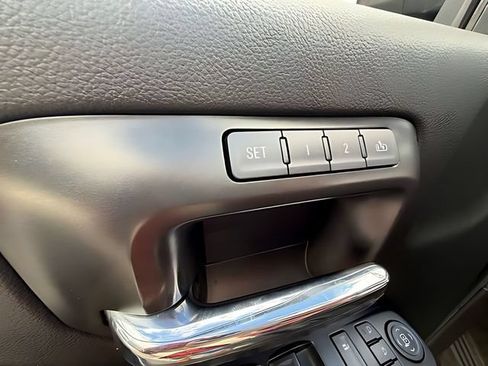 Used 2015 GMC Sierra 1500 SLT w/ SLT Crew Cab Value Package AWD/4WD image 12