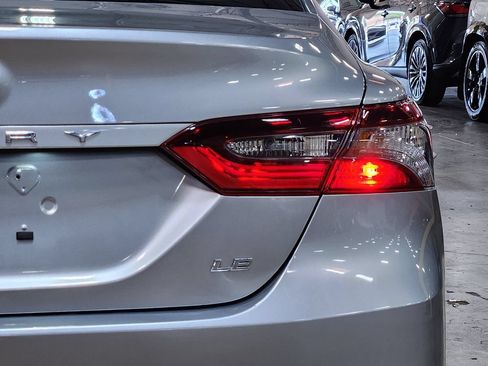Used 2022 Toyota Camry LE FWD image 22
