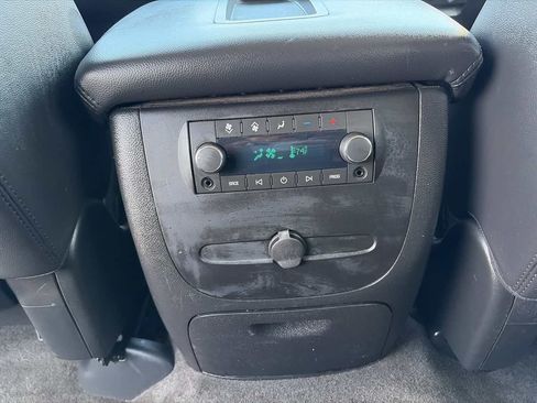 Used 2008 Chevrolet Suburban LT w/ LT Preferred Equipment Group RWD image 19