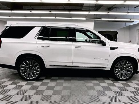 Used 2025 GMC Yukon Denali Ultimate AWD/4WD image 15