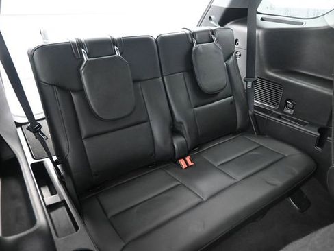 Used 2022 Ford Explorer XLT w/ Equipment Group 202A AWD/4WD image 9