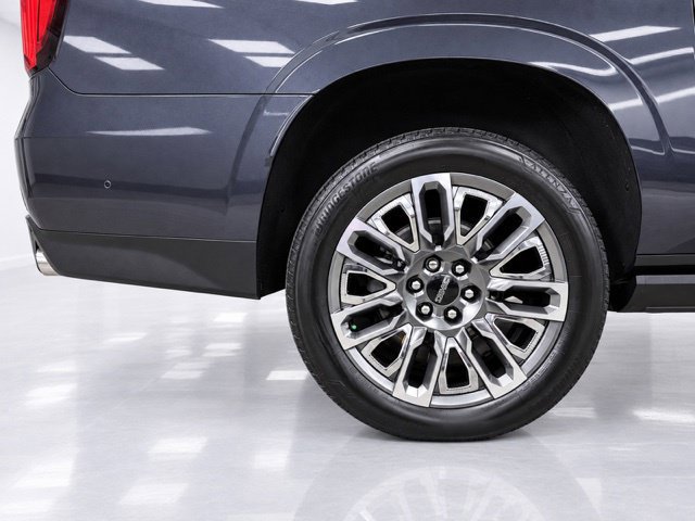 Used 2024 GMC Yukon XL Denali Ultimate AWD/4WD image 13
