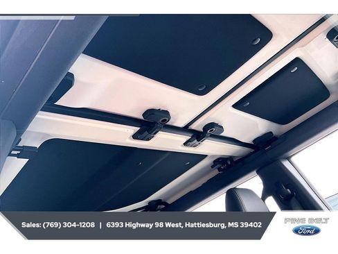New 2025 Ford Bronco Badlands w/ Sasquatch Package AWD/4WD image 16
