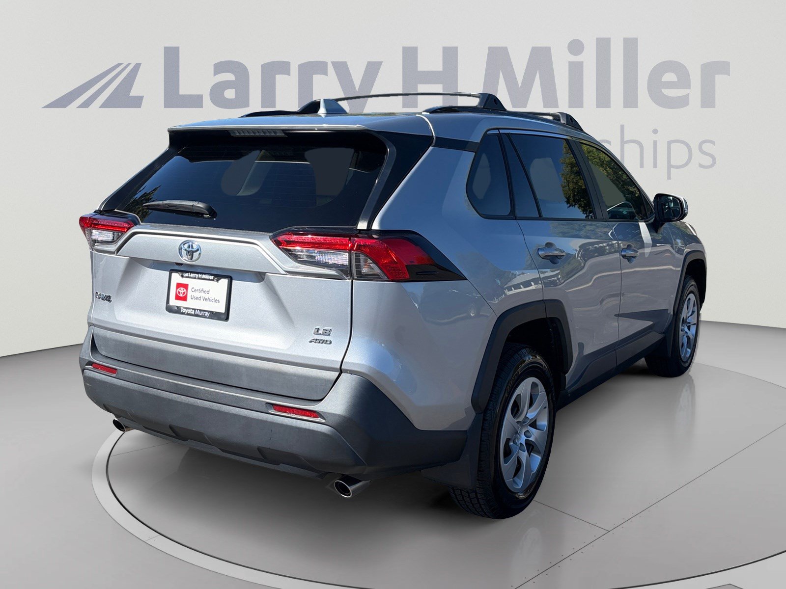 Used 2021 Toyota RAV4 LE w/ Carpet Mat Package (TMS) AWD/4WD image 5