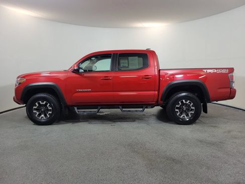 Used 2022 Toyota Tacoma TRD Off-Road w/ Technology Package AWD/4WD image 4