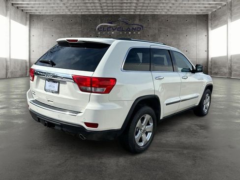 Used 2011 Jeep Grand Cherokee Limited image 3