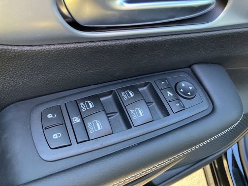 New 2026 Chrysler Pacifica Limited w/ S Appearance Package image 30