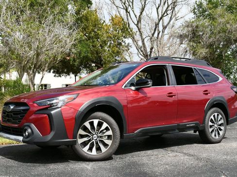 Used 2025 Subaru Outback Limited image 21