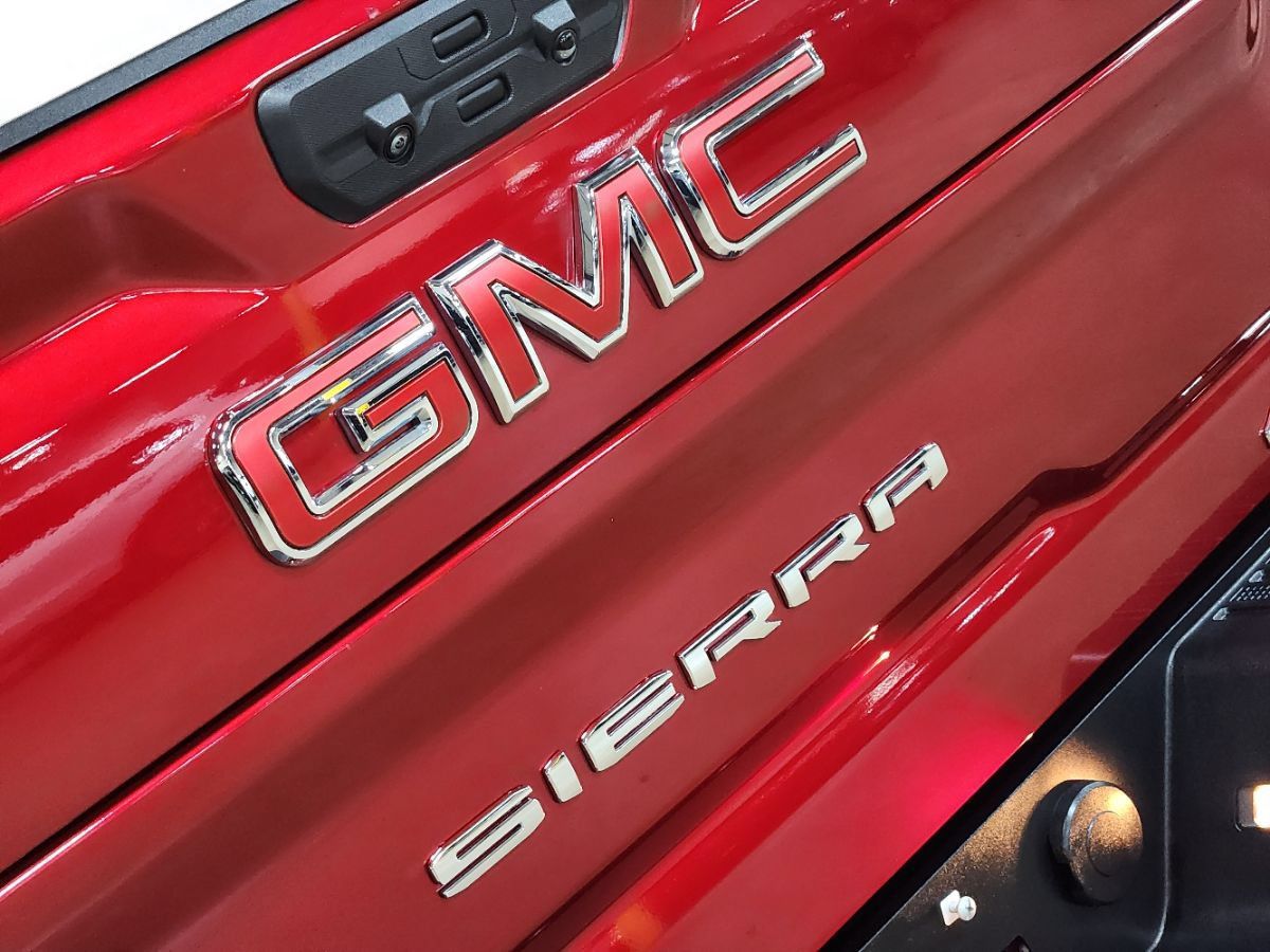 Used 2024 GMC Sierra 2500 AT4 w/ AT4 Premium Plus Package AWD/4WD image 25