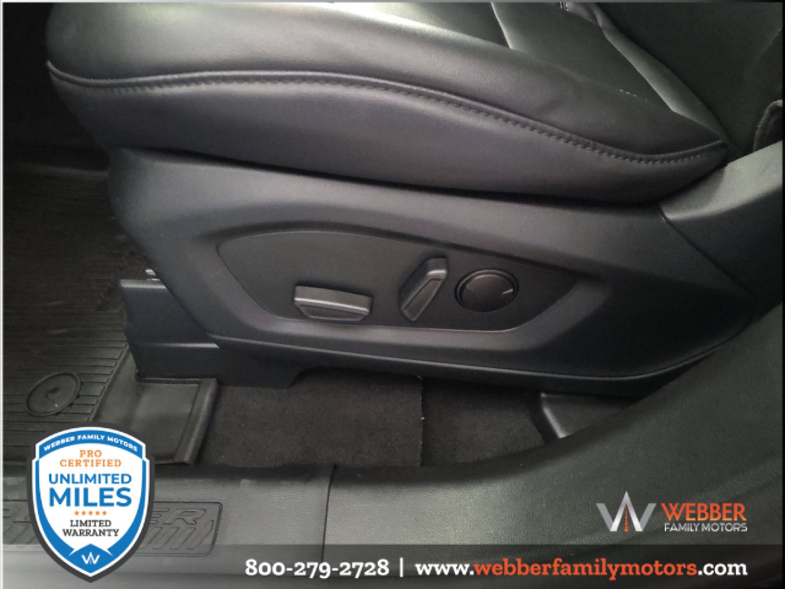 Used 2023 Ford Explorer XLT w/ Equipment Group 202A AWD/4WD image 12