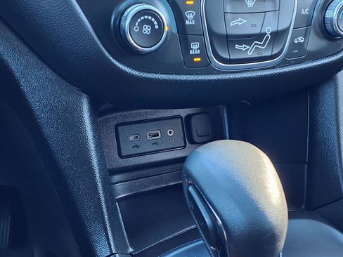 Used 2022 Chevrolet Equinox LT w/ LPO, Floor Liner Package image 12