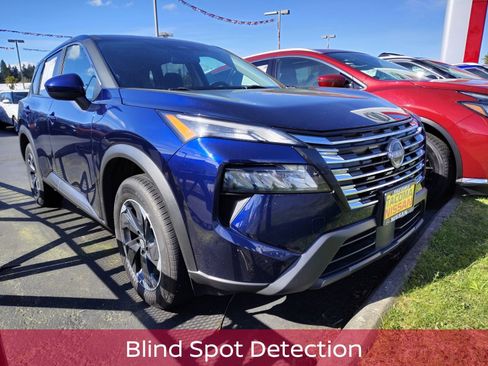 Used 2024 Nissan Rogue SV image 3