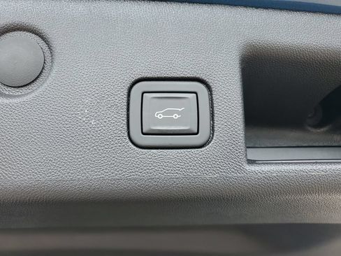 Used 2024 Chevrolet Equinox LT w/ LPO, Floor Liner Package FWD image 30