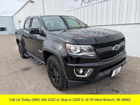 Used 2018 Chevrolet Colorado Z71 w/ Z71 Midnight Edition image 3