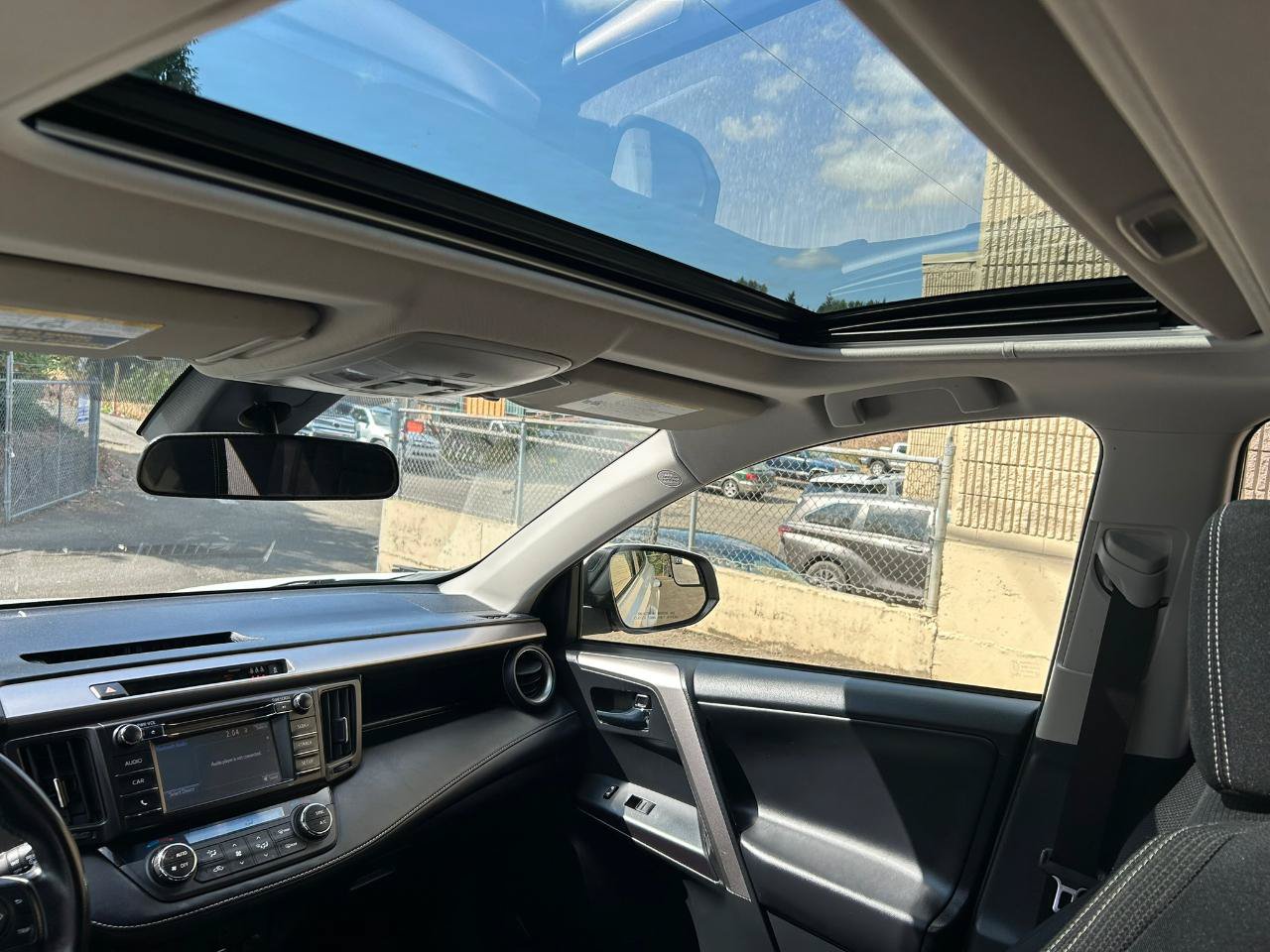 Used 2018 Toyota RAV4 XLE w/ Carpet Mat Package FWD image 14