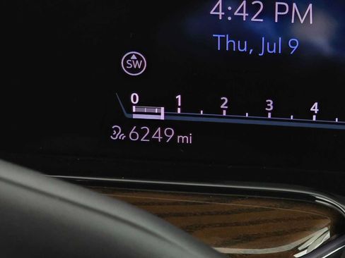 Certified 2024 Cadillac Escalade ESV Premium Luxury Platinum AWD/4WD image 31