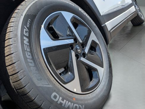 New 2026 Hyundai Ioniq 9 SE image 9