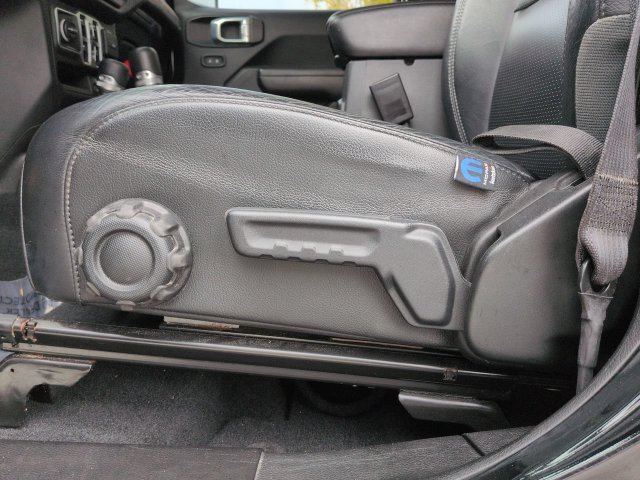 Used 2023 Jeep Wrangler Unlimited Sport AWD/4WD image 19