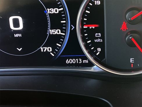 Used 2022 Chevrolet Traverse Premier w/ Redline Edition image 8