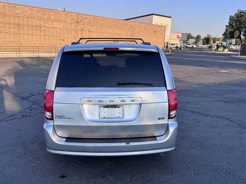Used 2012 Dodge Grand Caravan SXT FWD image 6