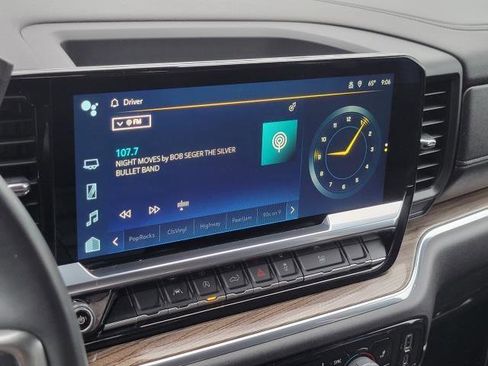 Used 2023 Chevrolet Silverado 1500 LT image 16