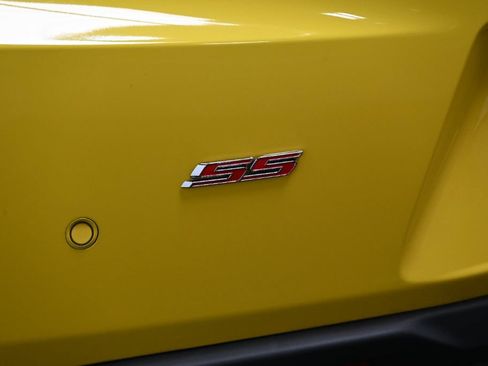 Used 2018 Chevrolet Camaro SS RWD image 16