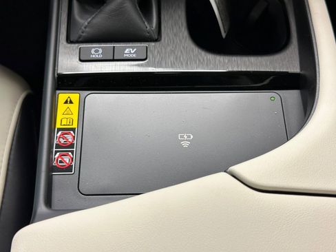 New 2025 Lexus ES 300h w/ Premium Package image 19
