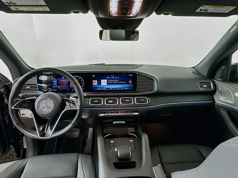 Used 2025 Mercedes-Benz GLE 350 4MATIC image 3