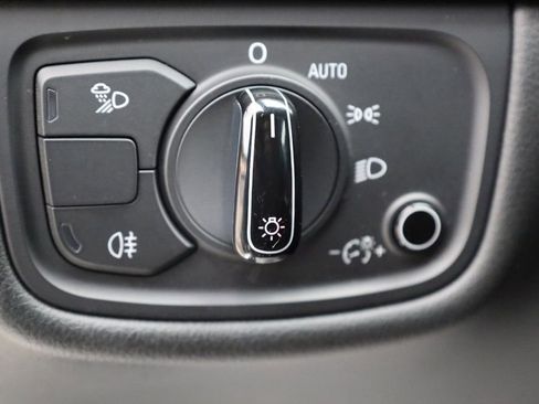 Used 2013 Audi A8 L 3.0T image 31