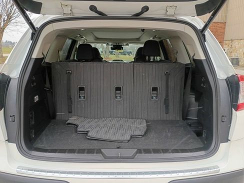 Used 2024 Subaru Ascent Touring image 10